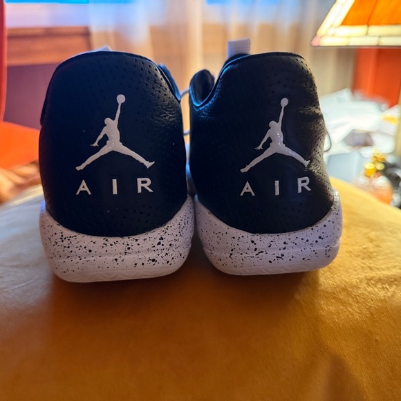Air Jordan  Black and White‎ Eclipse Sneakers  Sz 9.5 - Picture 7 of 7